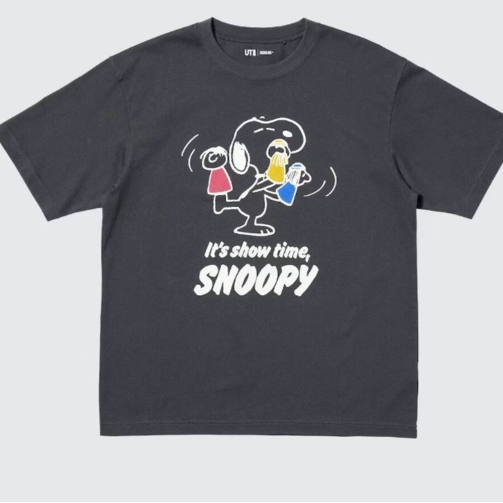 NWT Uniqlo Peanuts It's Show Time, SNOOPY Graphic T-shirt in Gray